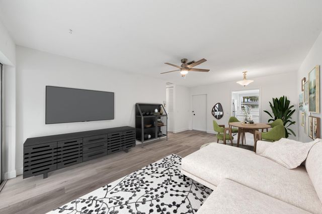 2590 Barkley Drive E E, West Palm Beach, FL 33415