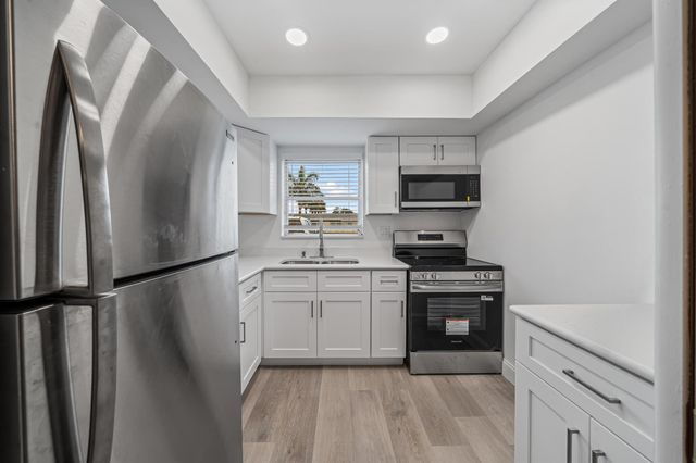 2590 Barkley Drive E E, West Palm Beach, FL 33415