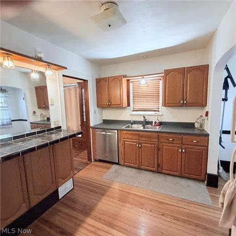 3196 W 116th Street, Cleveland, OH 44111