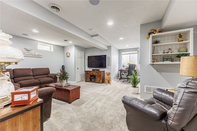 1455 Coral Drive, Farmington, NY 14425