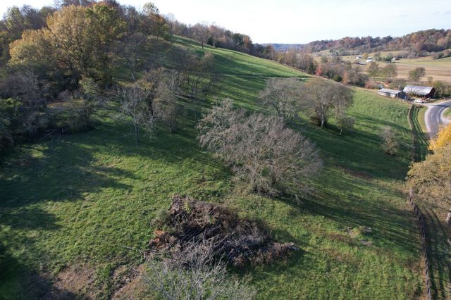 4951 Weakley Creek Rd, Lawrenceburg, TN 38464