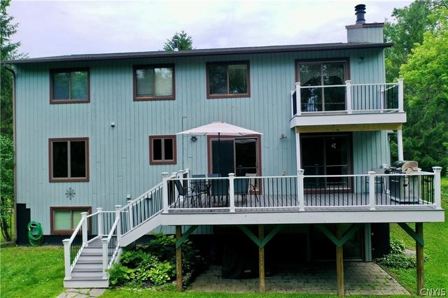 7801 Clearwater Circle, Pompey, NY 13104