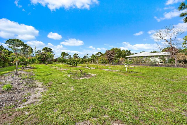 7902 SE Canaan Way, Jupiter, FL 33458