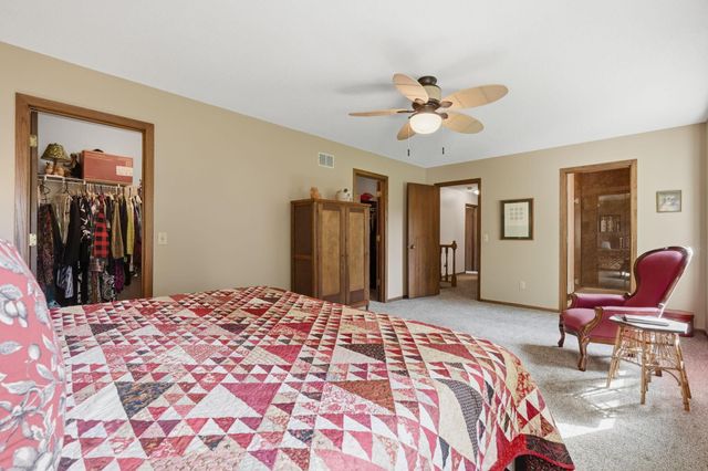 9445 Hillingdon Road, Woodbury, MN 55125