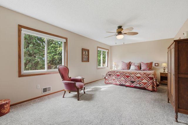 9445 Hillingdon Road, Woodbury, MN 55125