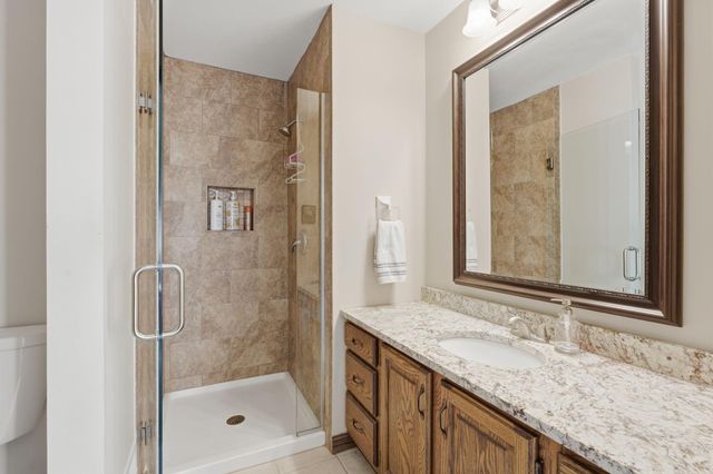 9445 Hillingdon Road, Woodbury, MN 55125