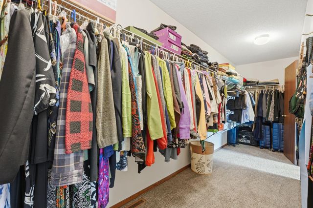 9445 Hillingdon Road, Woodbury, MN 55125