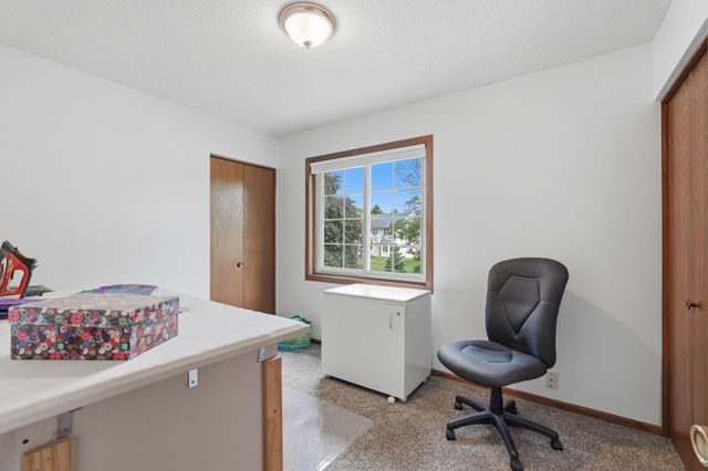 9445 Hillingdon Road, Woodbury, MN 55125