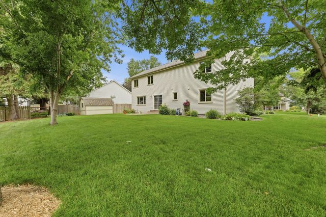 9445 Hillingdon Road, Woodbury, MN 55125