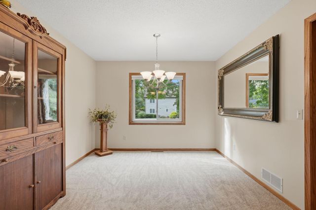 9445 Hillingdon Road, Woodbury, MN 55125
