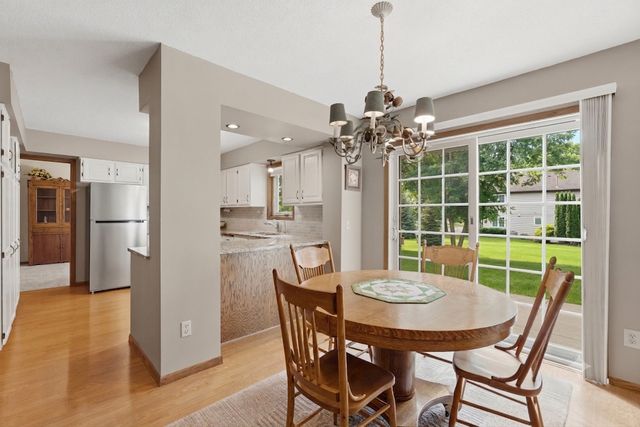 9445 Hillingdon Road, Woodbury, MN 55125