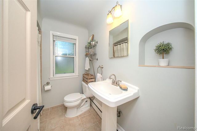 24567 Westmoreland Drive, Farmington, MI 48336