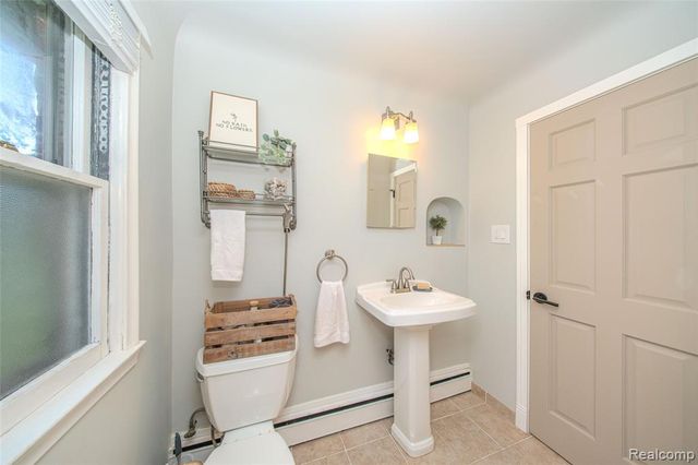 24567 Westmoreland Drive, Farmington, MI 48336