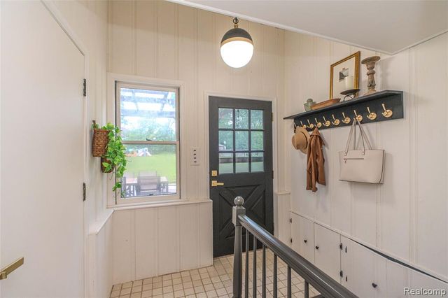 24567 Westmoreland Drive, Farmington, MI 48336
