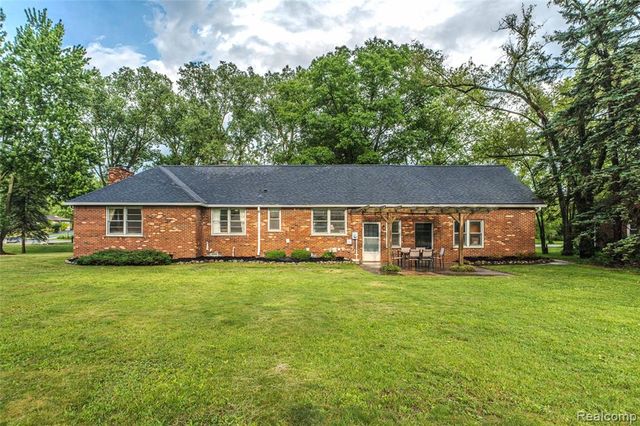 24567 Westmoreland Drive, Farmington, MI 48336