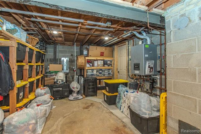 24567 Westmoreland Drive, Farmington, MI 48336