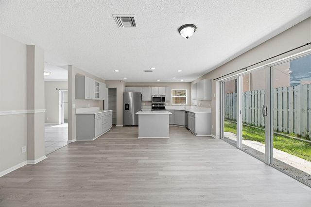 5477 NW 44th Way, Coconut Creek, FL 33073