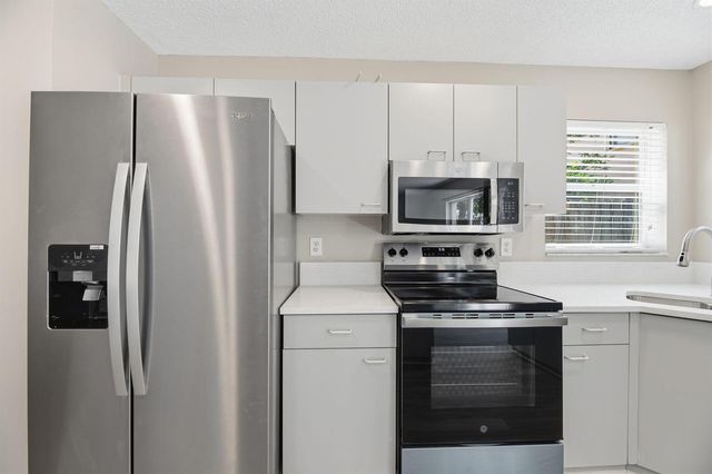 5477 NW 44th Way, Coconut Creek, FL 33073
