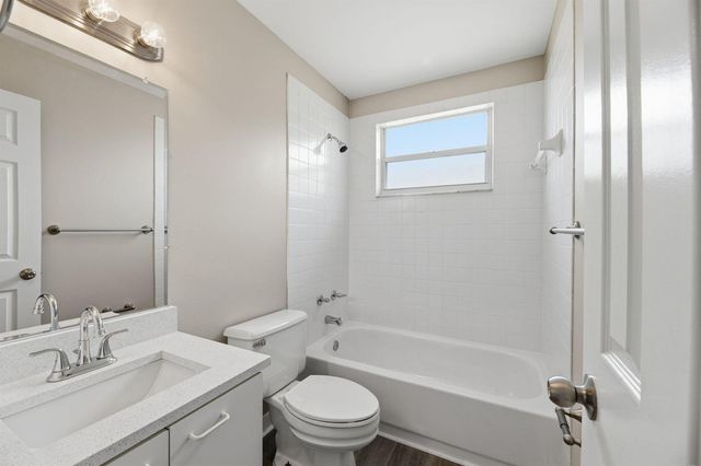 5477 NW 44th Way, Coconut Creek, FL 33073