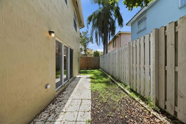 5477 NW 44th Way, Coconut Creek, FL 33073