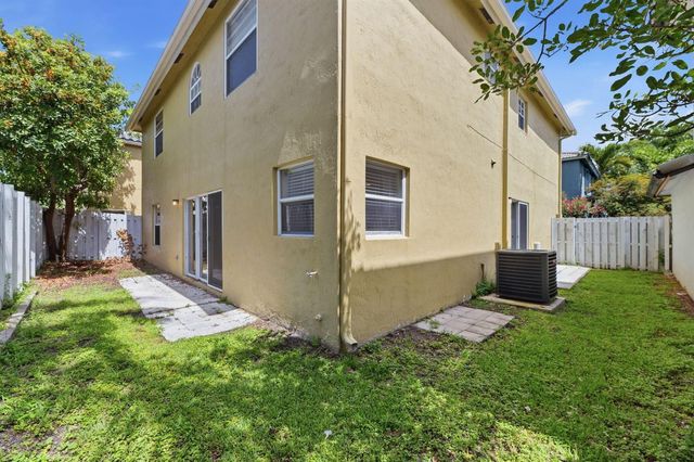 5477 NW 44th Way, Coconut Creek, FL 33073