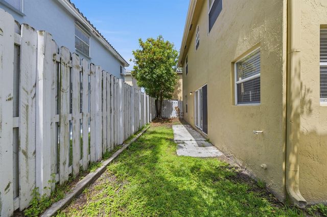 5477 NW 44th Way, Coconut Creek, FL 33073