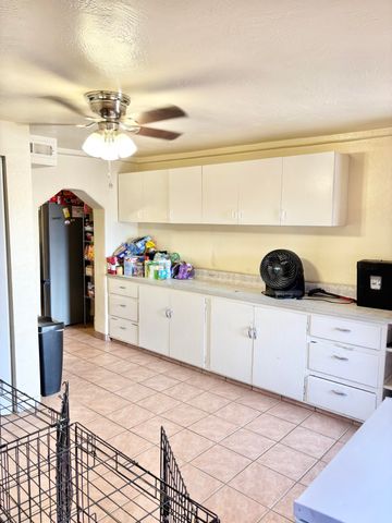 2820 W 8th Street NW, Albuquerque, NM 87107