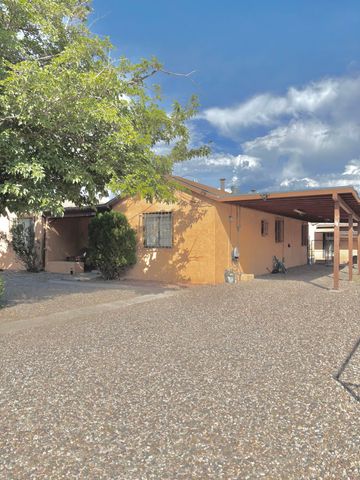 2820 W 8th Street NW, Albuquerque, NM 87107