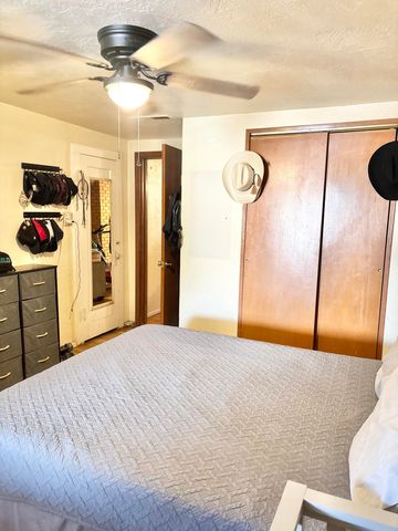 2820 W 8th Street NW, Albuquerque, NM 87107