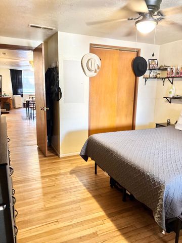 2820 W 8th Street NW, Albuquerque, NM 87107
