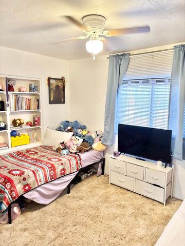 2820 W 8th Street NW, Albuquerque, NM 87107