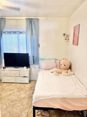 2820 W 8th Street NW, Albuquerque, NM 87107