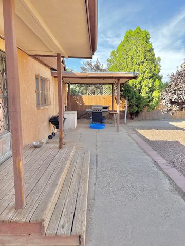 2820 W 8th Street NW, Albuquerque, NM 87107