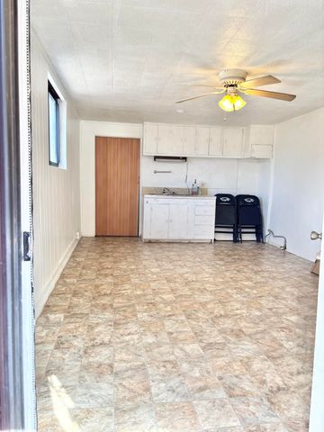 2820 W 8th Street NW, Albuquerque, NM 87107