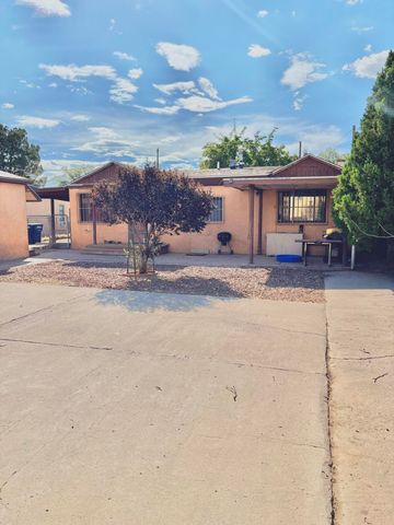2820 W 8th Street NW, Albuquerque, NM 87107