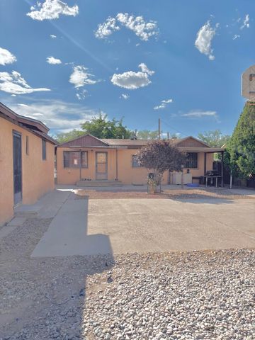 2820 W 8th Street NW, Albuquerque, NM 87107