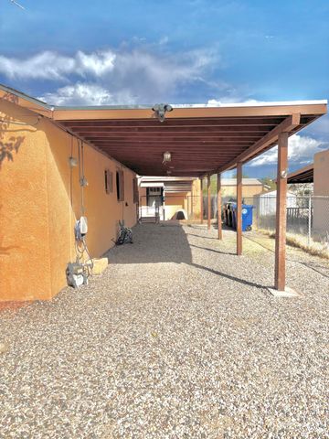2820 W 8th Street NW, Albuquerque, NM 87107