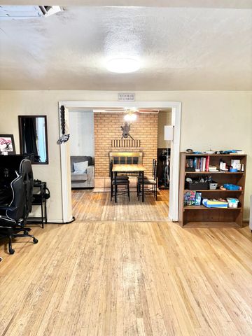 2820 W 8th Street NW, Albuquerque, NM 87107