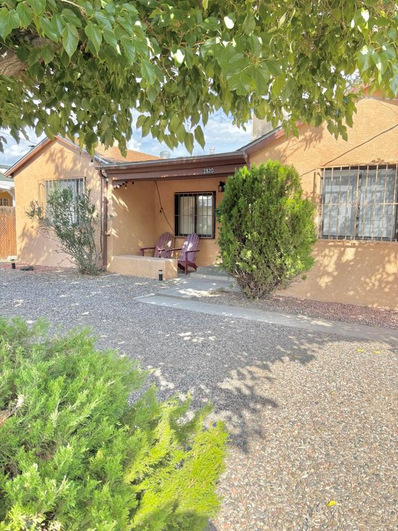 2820 W 8th Street NW, Albuquerque, NM 87107