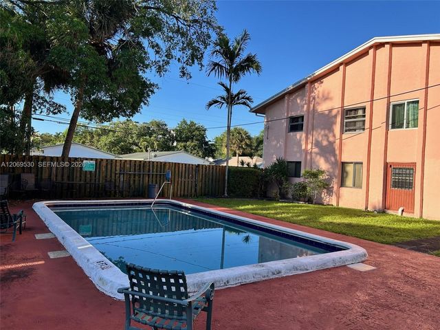 815 SW 30th Street J, Fort Lauderdale, FL 33315