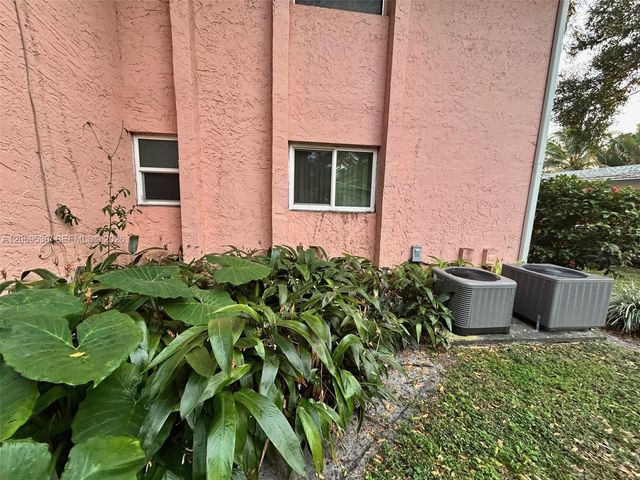815 SW 30th Street J, Fort Lauderdale, FL 33315