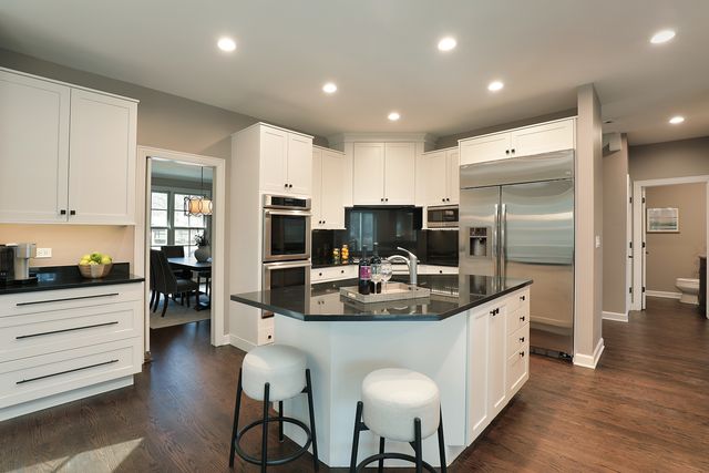 1301 Wendy Drive, Northbrook, IL 60062