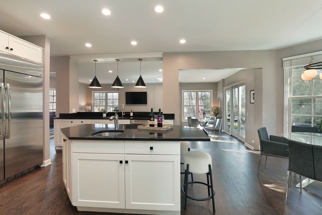 1301 Wendy Drive, Northbrook, IL 60062