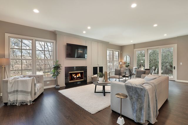 1301 Wendy Drive, Northbrook, IL 60062