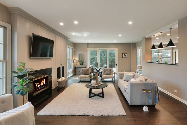 1301 Wendy Drive, Northbrook, IL 60062