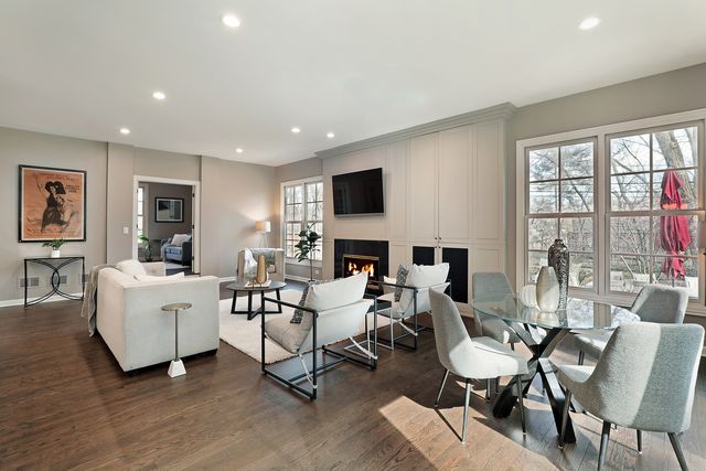 1301 Wendy Drive, Northbrook, IL 60062