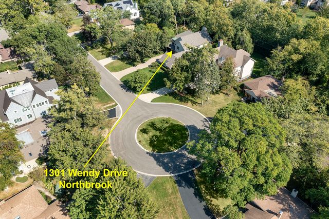 1301 Wendy Drive, Northbrook, IL 60062