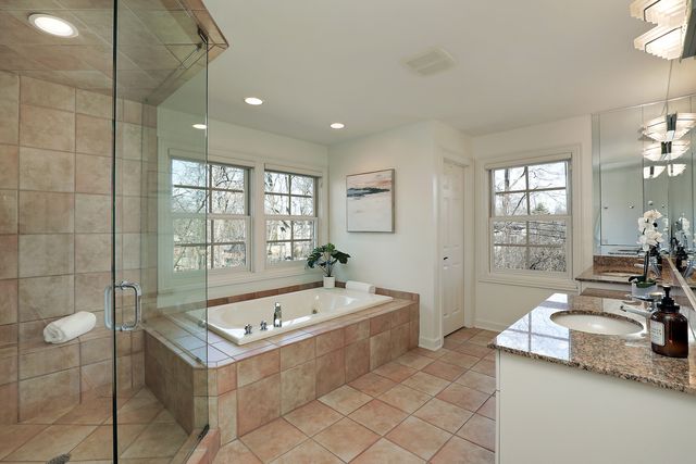 1301 Wendy Drive, Northbrook, IL 60062
