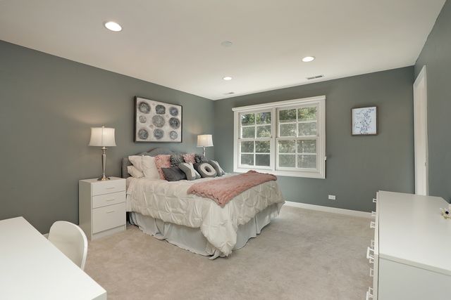 1301 Wendy Drive, Northbrook, IL 60062