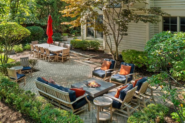 1301 Wendy Drive, Northbrook, IL 60062